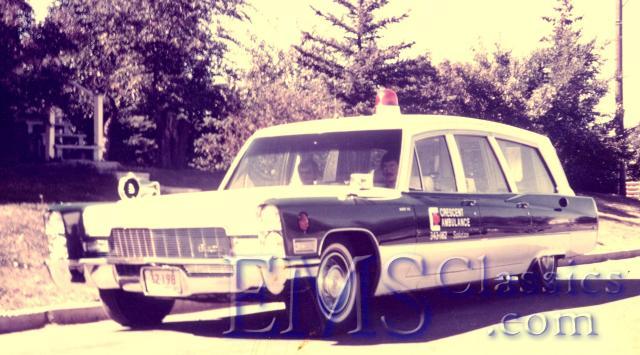 0.021968SuperiorCadillac,convertedfromahearsetoanambulancein1971forCrescentAS,SaskatoonSK.jpg