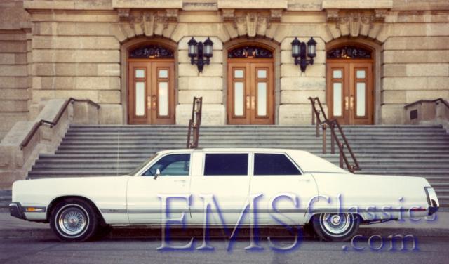00467L1973Chrysler,PVCSCalgaryABtrade,atReginaSKLegislatureBuilding.jpg