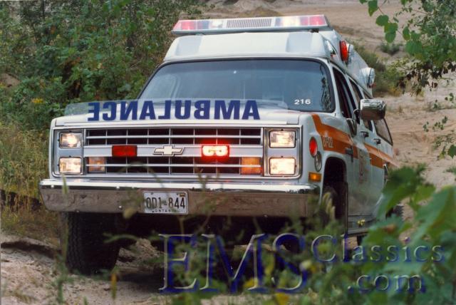 01074SUB011987GMSuburban4X4,OntarioMinistryofHealth,NiagaraFallsON,photoJohnVanderboor.jpg