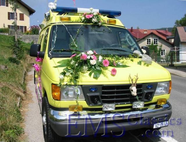 04838A03newambulancearrivedattimeofYellowStarMedicswedding.jpg