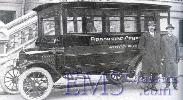 1920sBrooksideCemetery,WinnipegMB,photoHistoryofFuneralServiceinMB.jpg