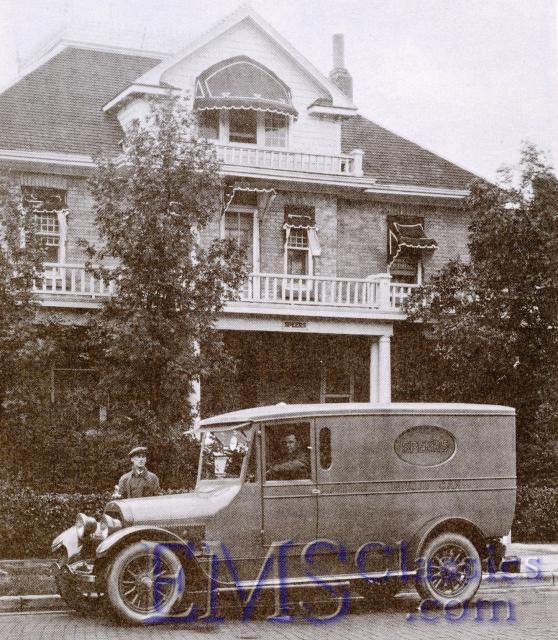 1923Cadillac,SpeersInvalidCar,ReginaSK,photoCanadianFuneralNews.jpg