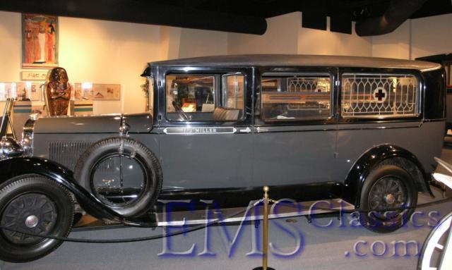 1929SuperiorStudebaker,NationalMuseumofFuneralHistory,HoustonTX02comp.JPG