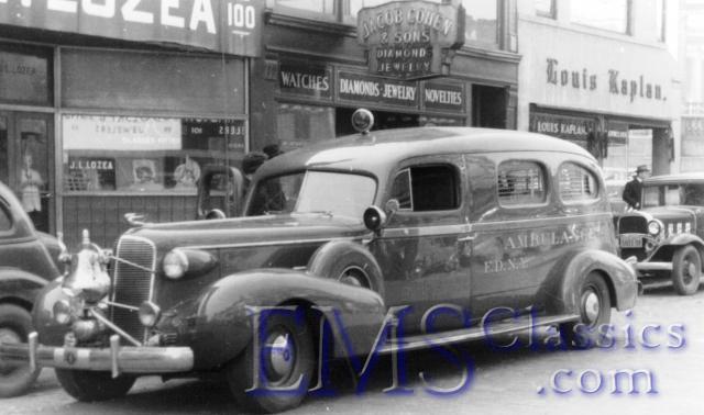 1937KnightstownCadillac,NY,photoJackLerch,WalterMcCall.jpg