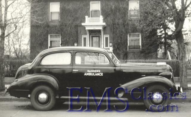 1937Pontiac01,fendermodifiedsodoorcanswingopenfurther,PhotoMacKenziesFuneralHome.jpg