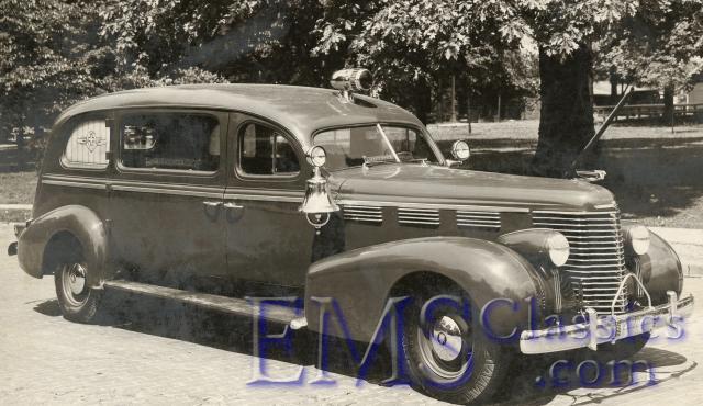 1938SuperiorCadillac,PikesvilleVolFireCo,phJohnMcCarthy.jpg