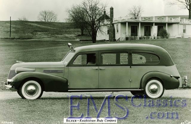 1939SilverKnightstownCadillac01,photoDrRogerWhite.jpg