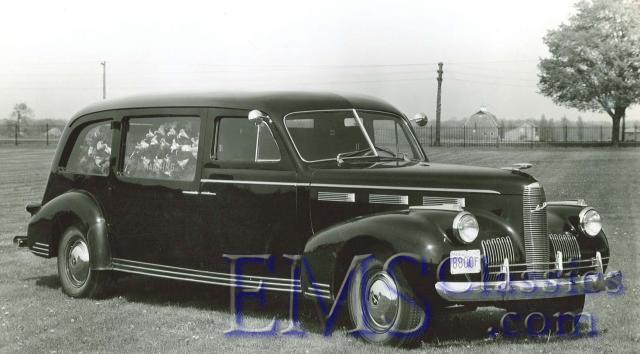 1940SilverKnightstownLaSalle,photoDrRogerWhitex.jpg