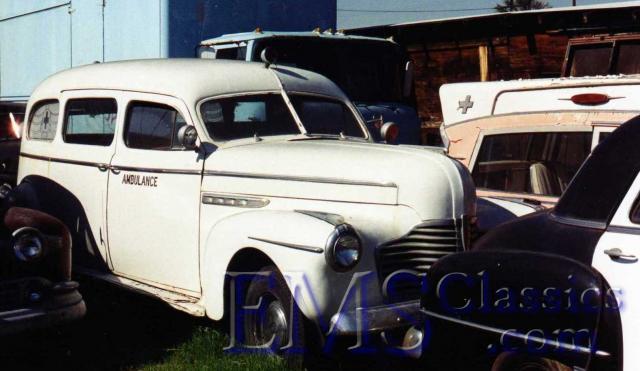 1941FlxibleBuick,AnaheimCAlot,photoTerryLange.jpg
