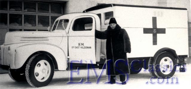 1945Ford,EastKildonanPoliceChiefwithexarmyambulance,WinnipegMB,photoBrianSchauf.jpg