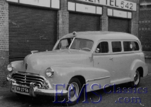 1946Oldsmobile,GinnikenNetherlands,photoPietHoving.jpg