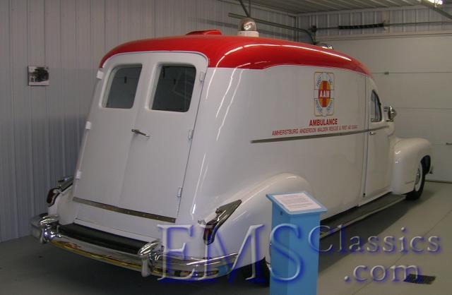 1947Cadillacwith1938Knightstownbody02,AmherstburgON.JPG