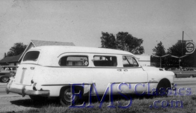 1952MeteorPontiac,IndianapolisIN,photoWaltMcCall.jpg