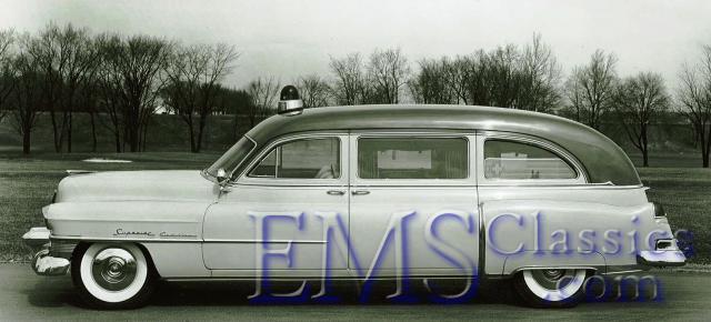 1952SuperiorCadillac05,photoDrRogerWhite.jpg