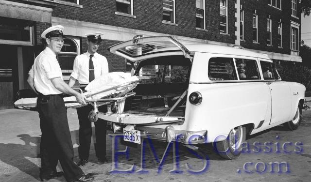 1953Ford,ExclusiveAS03,OttawaON,photoOttawaCityArchives.jpg