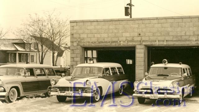 1955Ford,1956Ford,1956Dodge,ABCAmbulance,WindsorON,photoLenLanglois.jpg