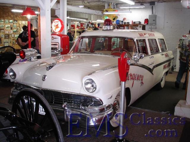 1956Ford,SmithsAS,DoverOH,photoSteveLichtman.jpg