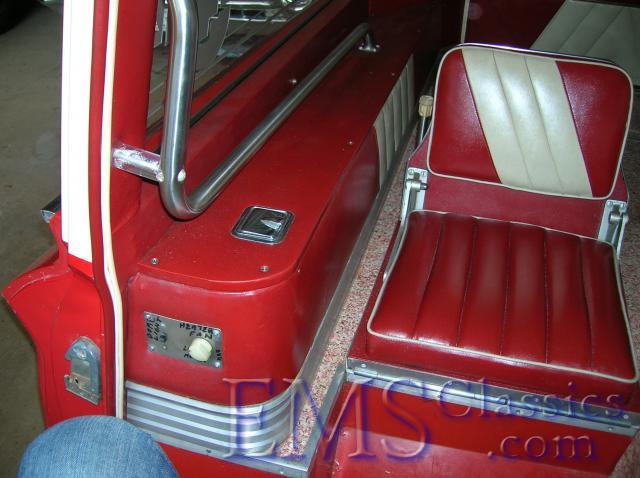 1960FlxibleBuick05,hasoneashtrayforattendantandoneforpatient.JPG