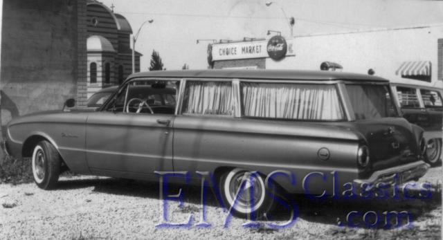 1960FordFrontenac,removalcar,ABCAmbulance,WindsorON,photoWaltMcCall.jpg