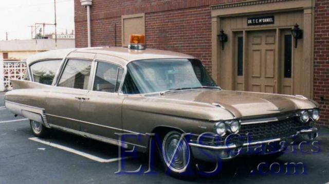 1960SuperiorCadillac,CWCoachSales,photoTerryLange.jpg