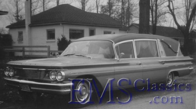 1960SuperiorPontiacatPollockLeasing,ON,photoWaltMcCall.jpg