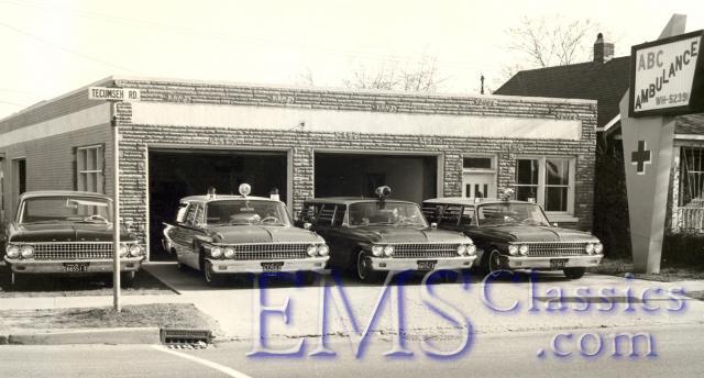 1961Fords,ABCAmbulance,WindsorON,photoLenLanglois.jpg