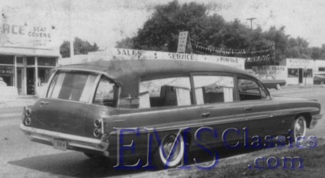 1961SuperiorPontiac02,PontiacMI,photoWaltMcCall.jpg