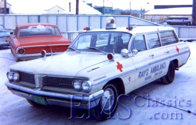 1962PontiacvisitingatRaysAmbulanceinSaskatoon.jpg