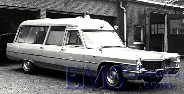 1965VisserCadillac01,MunicipalASTheHague,akaTheGoldenCarrige.jpg