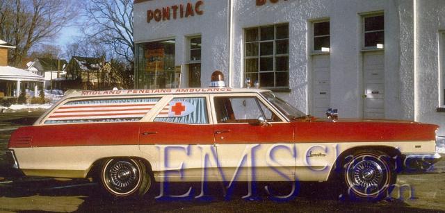 1966Pontiac,MidlandON,photoTerryLethbridgex.jpg