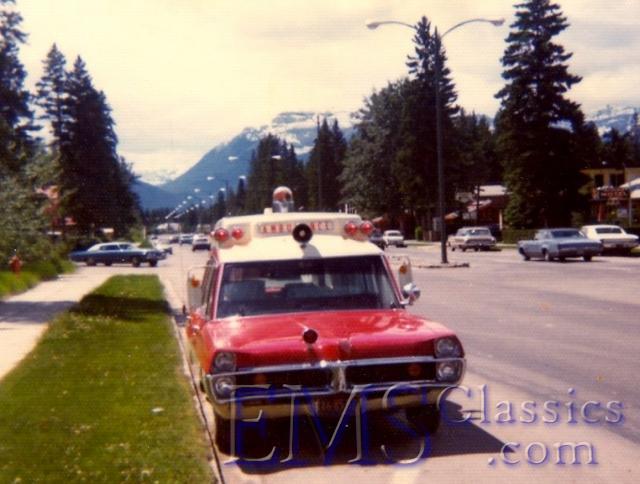 1967SuperiorPontiac,BanffAB.jpg