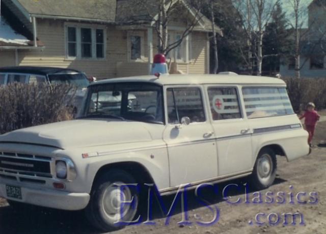 1968International01,purchasedfromlocalIHdealer,BarrheadAB,photoChrisBenesch.jpg