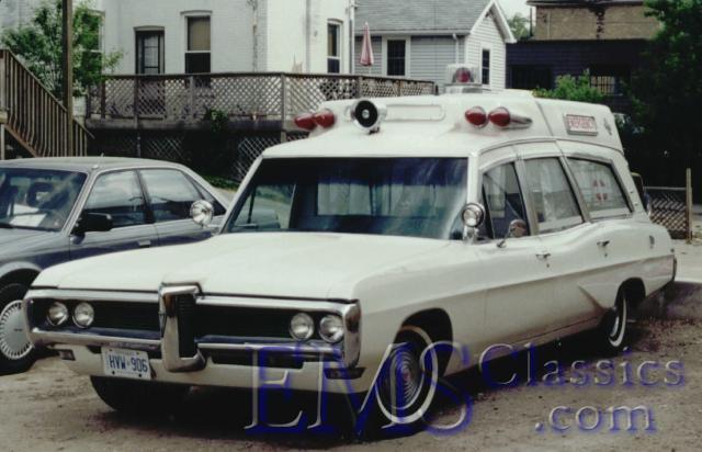1968SuperiorPontiac,GuelphON,photoDinoMorson.jpg