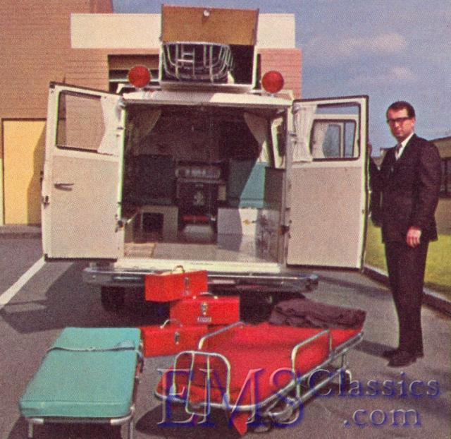 1968UniversalFord02,phBillLeverett.jpg