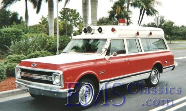 1969ChevroletSuburban01,photoLouisBernhardt.jpg