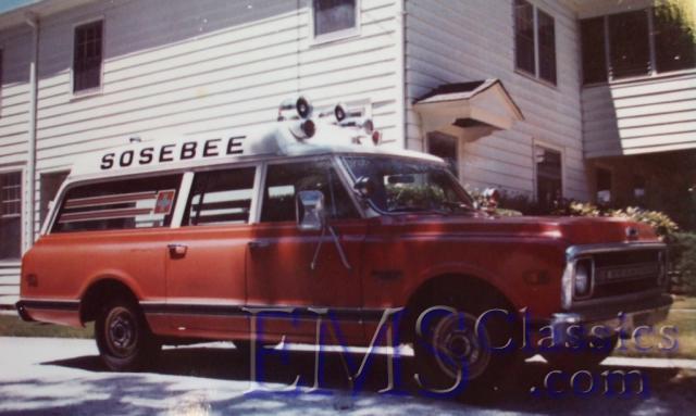 1969WayneGMSuburban,SosebeeFH,CantonGA,photoJeremyLedfordcomp.jpg