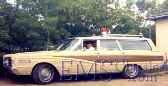 1970,1966MercurywithPoliceInterceptor01,SaskatoonSK.jpg