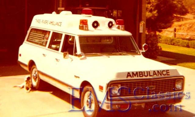 1971ChevroletSuburban,ThreeRiversCA,notethedog,photoDrRogerWhite.jpg