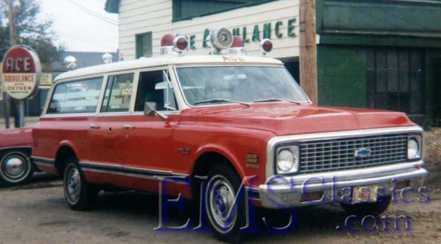 1972GMSuburban,AceAS,PeoriaIL,photoTerryLange.jpg