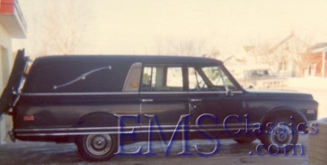 1972GMSuburban,BonnyvilleAB02.jpg