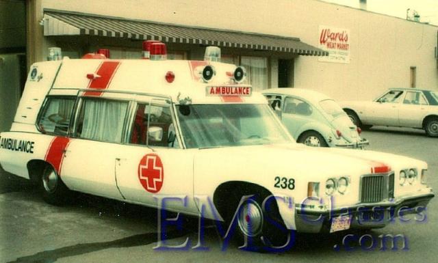 1972SuperiorPontiacwith5beacons,NanaimoBC,photoBillLeverett.jpg