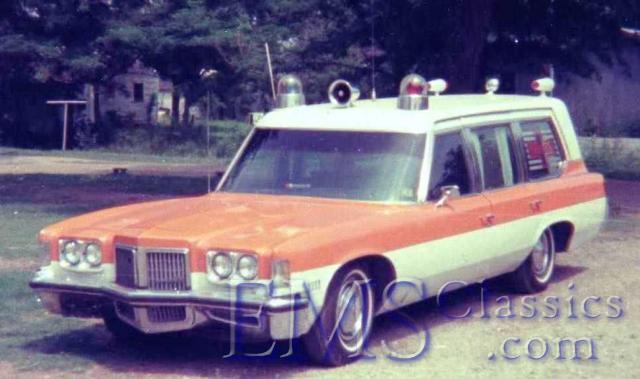 1972SuperiorPontiacwithCBtorpedolights,JonesWilsonCunningham,LocustGroveOK,photoSteveLoftin.jpg