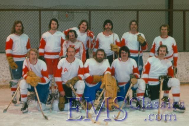 1974Crescenthockeyteam.jpg