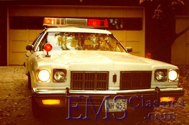 1975Oldsmobile03,GoldCross,RochesterMN,carphotoDrRogerWhite.jpg