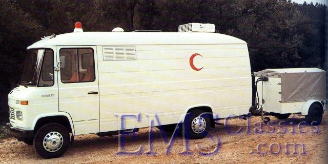 1980sBinzMercedes,CountryDoctorsMobileSurgery01forexporttoMuslimcountry.jpg