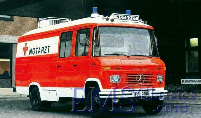 1980sMercedesDoctorsEmergencyAmbulance02.jpg