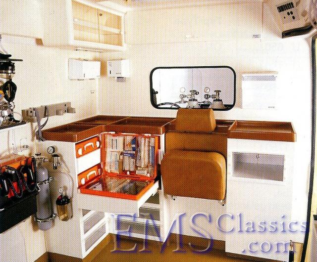 1980sMercedesDoctorsEmergencyAmbulance03x.jpg