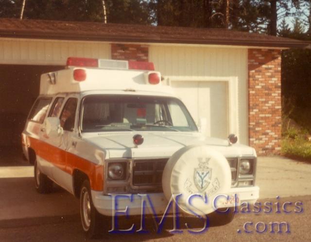 1981CrestlineGMSuburban,Associated,WhitecourtAB02,photoAAOA.jpg