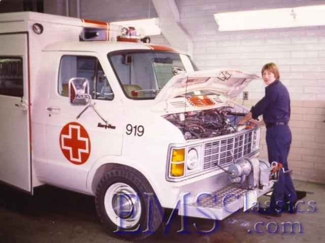 1982BCGovtShopDodge,PeterVandermolen,phPeteAspinall.jpg