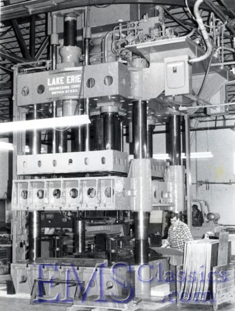 1983SS800TonBodyStampingPress.jpg